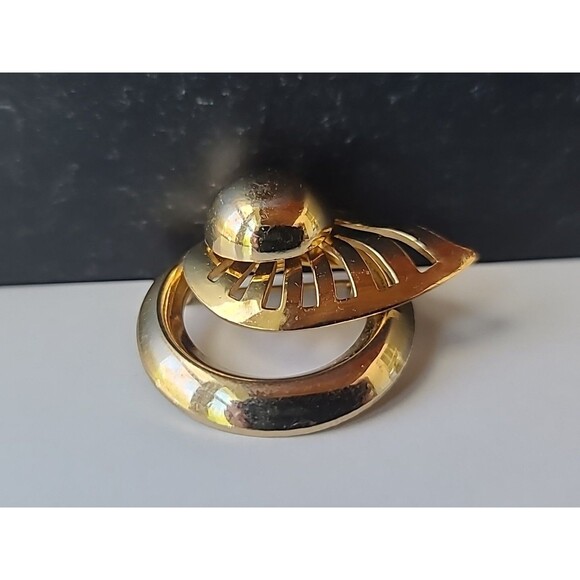 Coro Gold Tone Metal Brooch Vintage Costume Jewelry - Picture 3 of 10